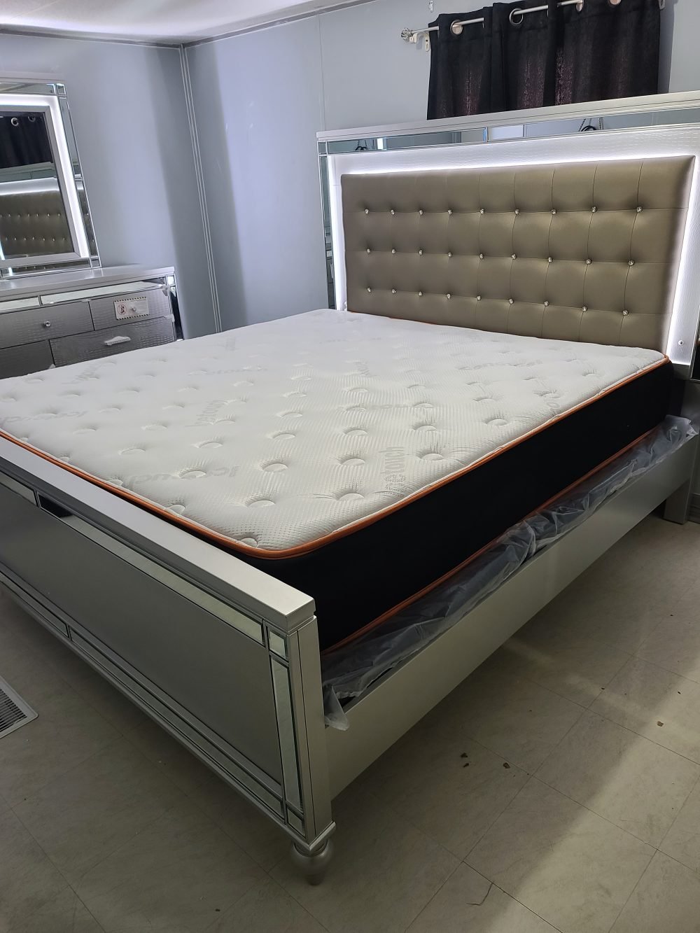 Item B2115 Silver Bedroom set 5 pc king