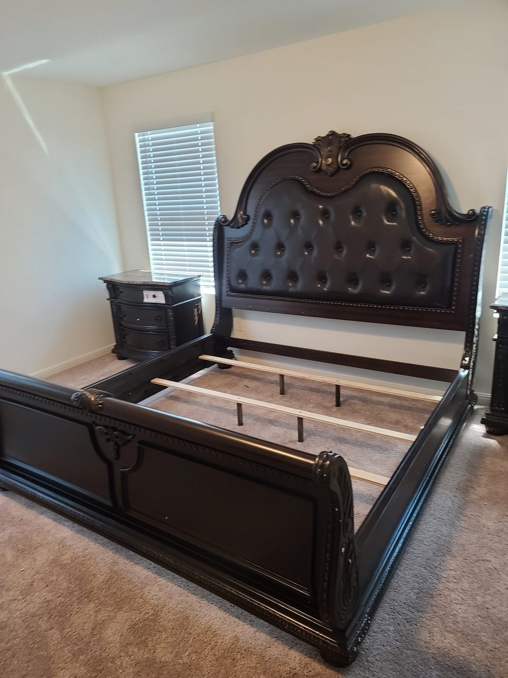 B1600 Bedroom set 5 pc queen or king