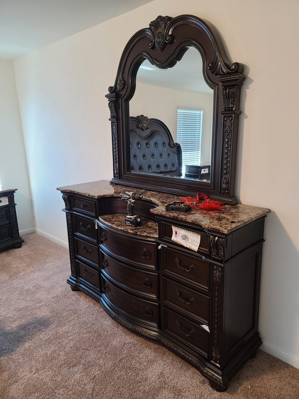 B1600 Bedroom set 5 pc queen or king