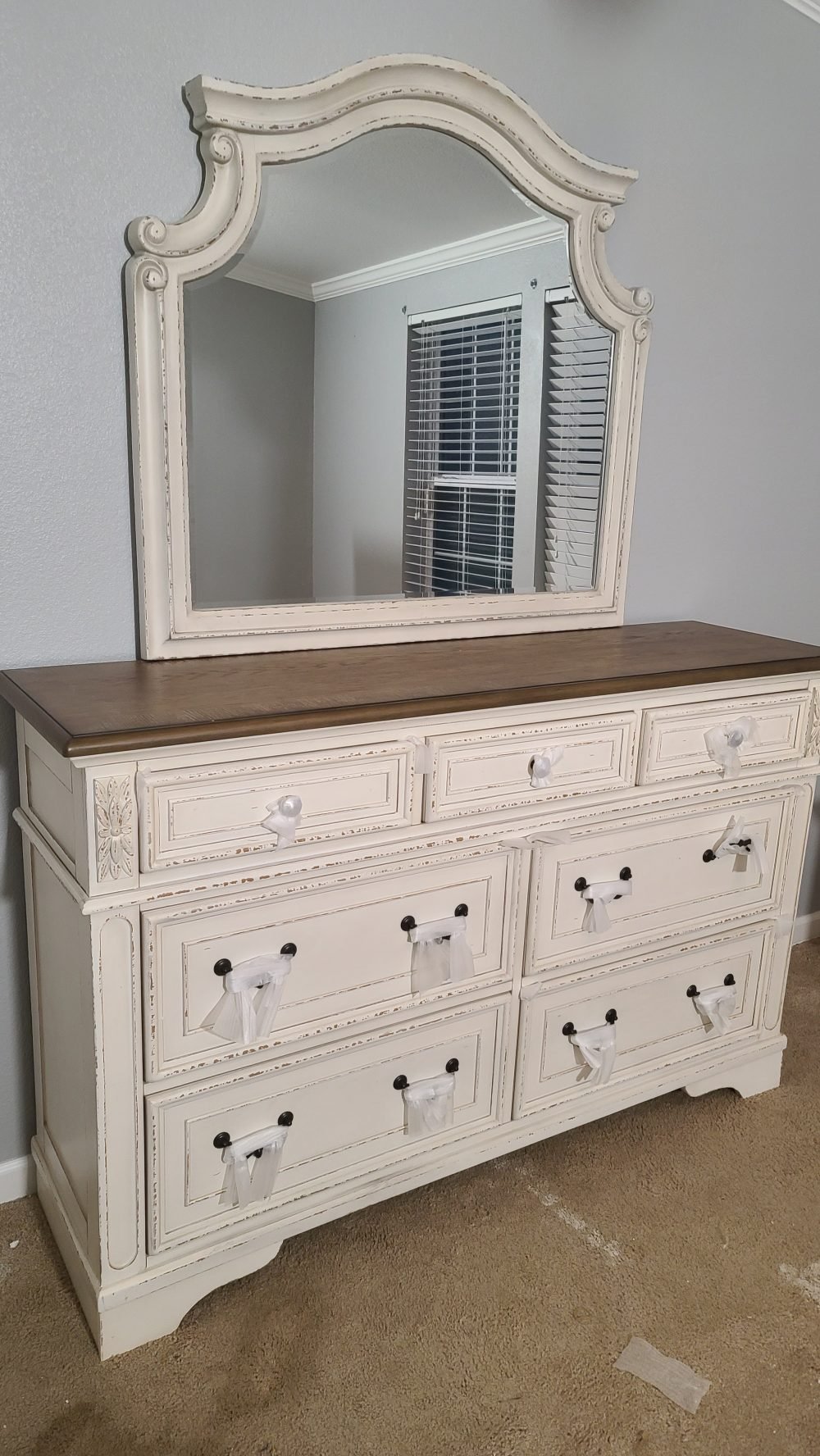 B743 bedroom set 5 pc Queen or king