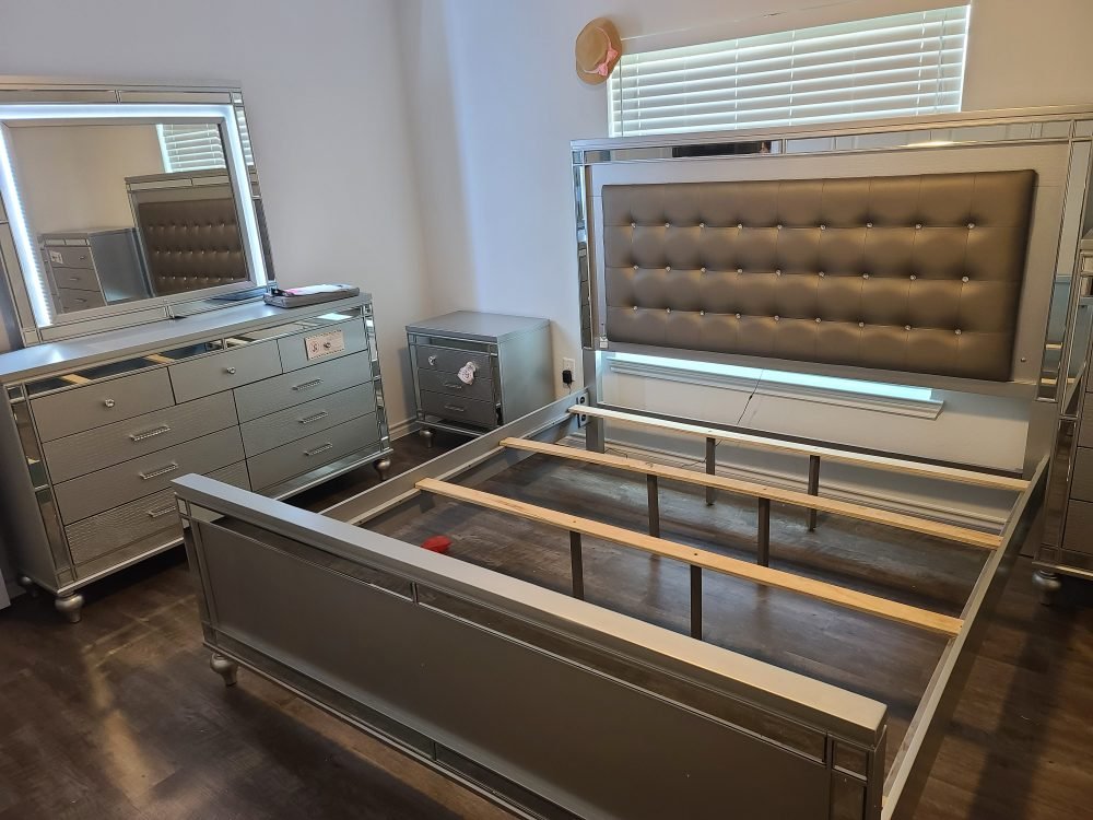 Item B2115 Silver Bedroom set 5 pc king