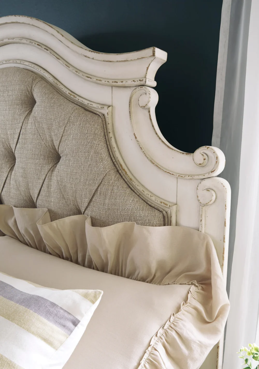 B743 bedroom set 5 pc Queen or king