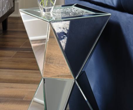 A4000171 - Accent Table