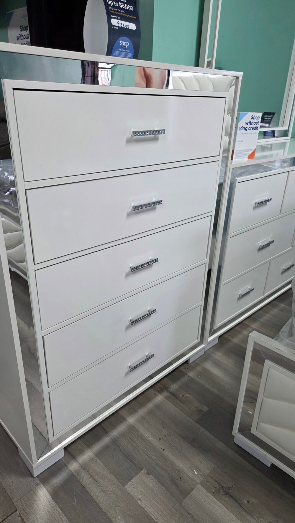 B1182 White Bedroom set 5 Pc King & Full