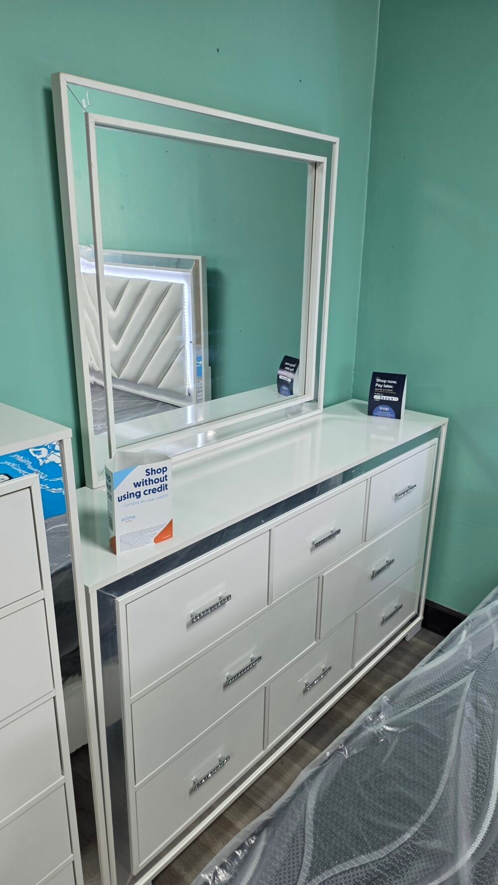 B1182 White Bedroom set 5 Pc King & Full