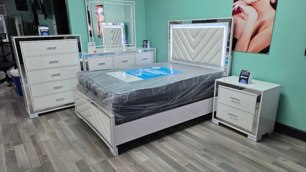 B1182 White Bedroom set 5 Pc King & Full