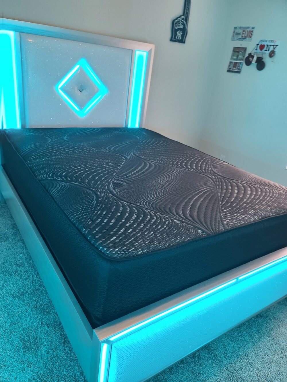 Diamond Silver  5 Pc Qeen  Bedroom